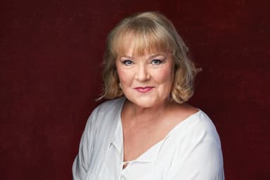 Zsuzsa Hullan